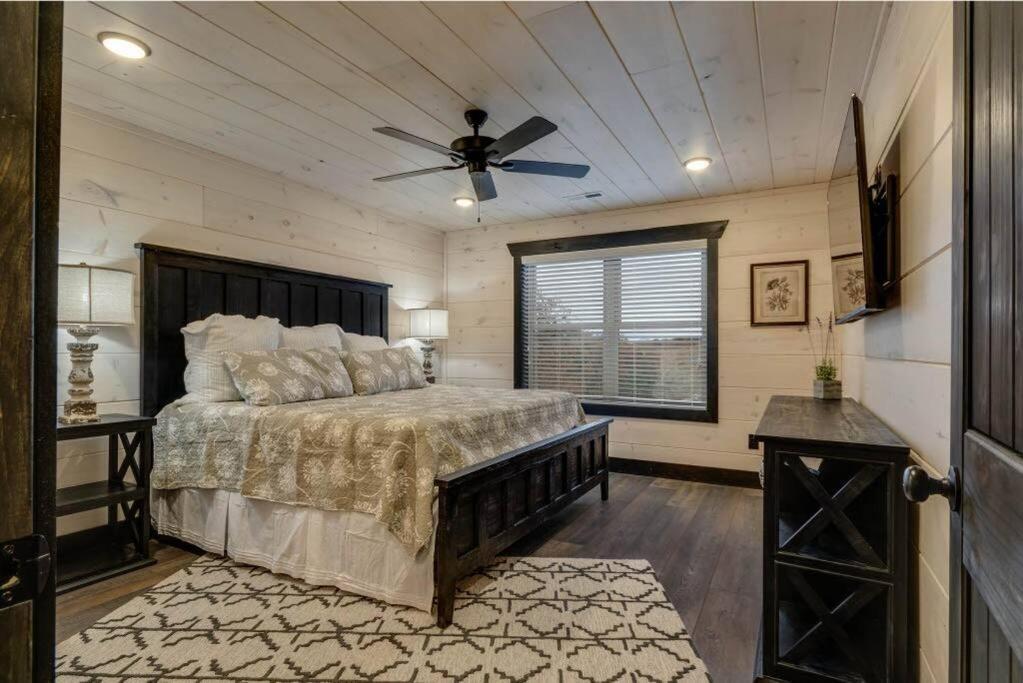 Blue Moon Ridge: Brand New Cabin! 5 Bedrooms, Pool/Hot Tub, Theatre Pigeon Forge Exterior photo