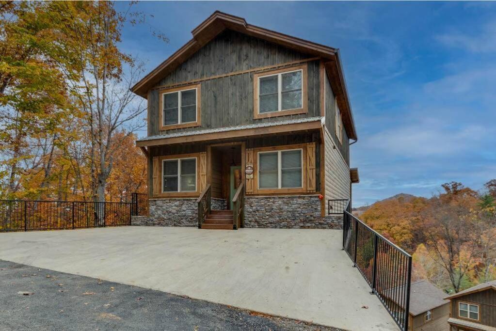 Blue Moon Ridge: Brand New Cabin! 5 Bedrooms, Pool/Hot Tub, Theatre Pigeon Forge Exterior photo